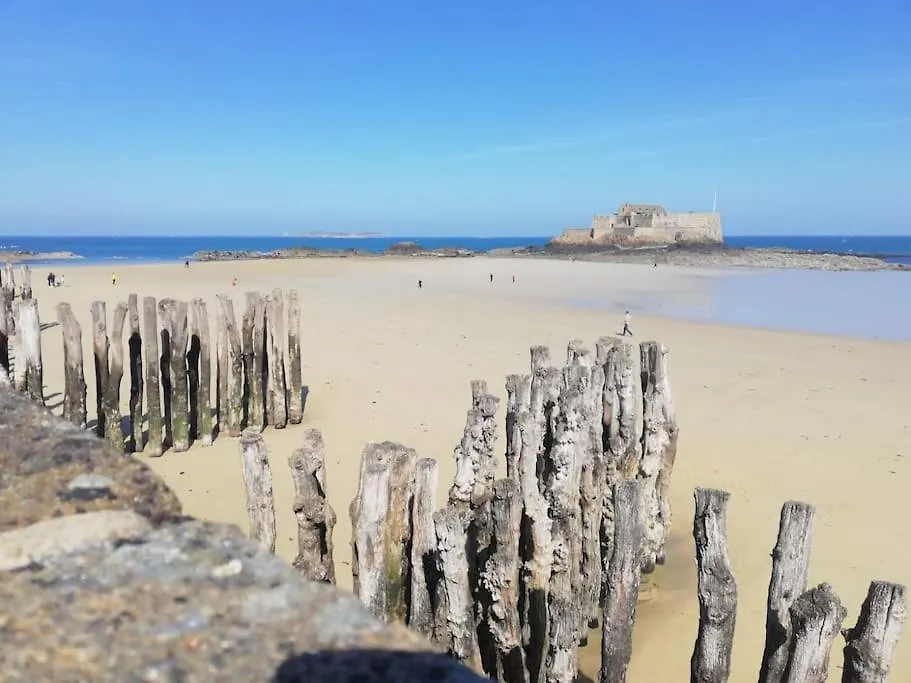 Dinard : Loft De 175 M² - A 150 M De La Plage